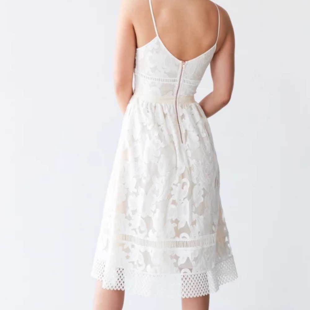 Saylor Phoebe Floral Lace Midi Dress purchased from Urban Outfitters - Picture 10 of 10